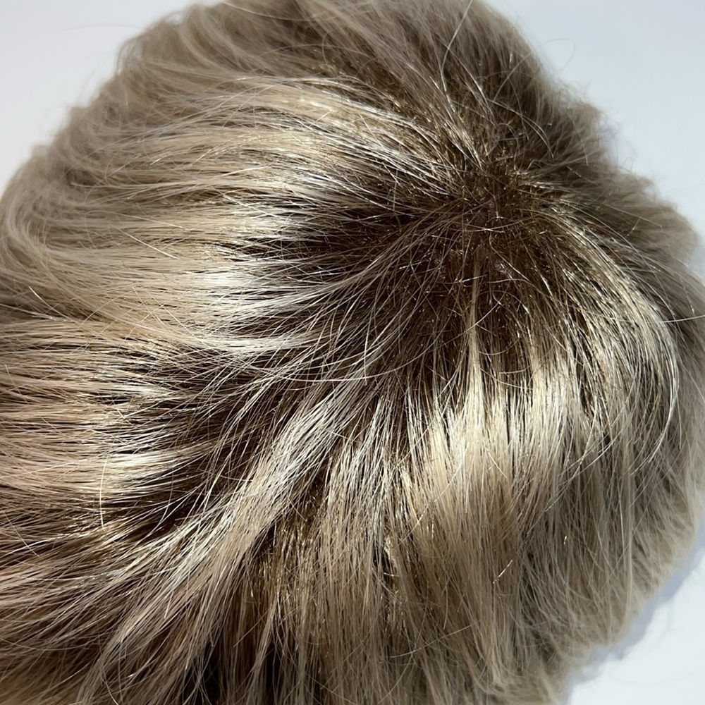 NWT ESTETICA DESIGNS JETT FRONT LACE LINE WIG SHORT HAIR IN SUNLIT BLONDE - Picture 13 of 17